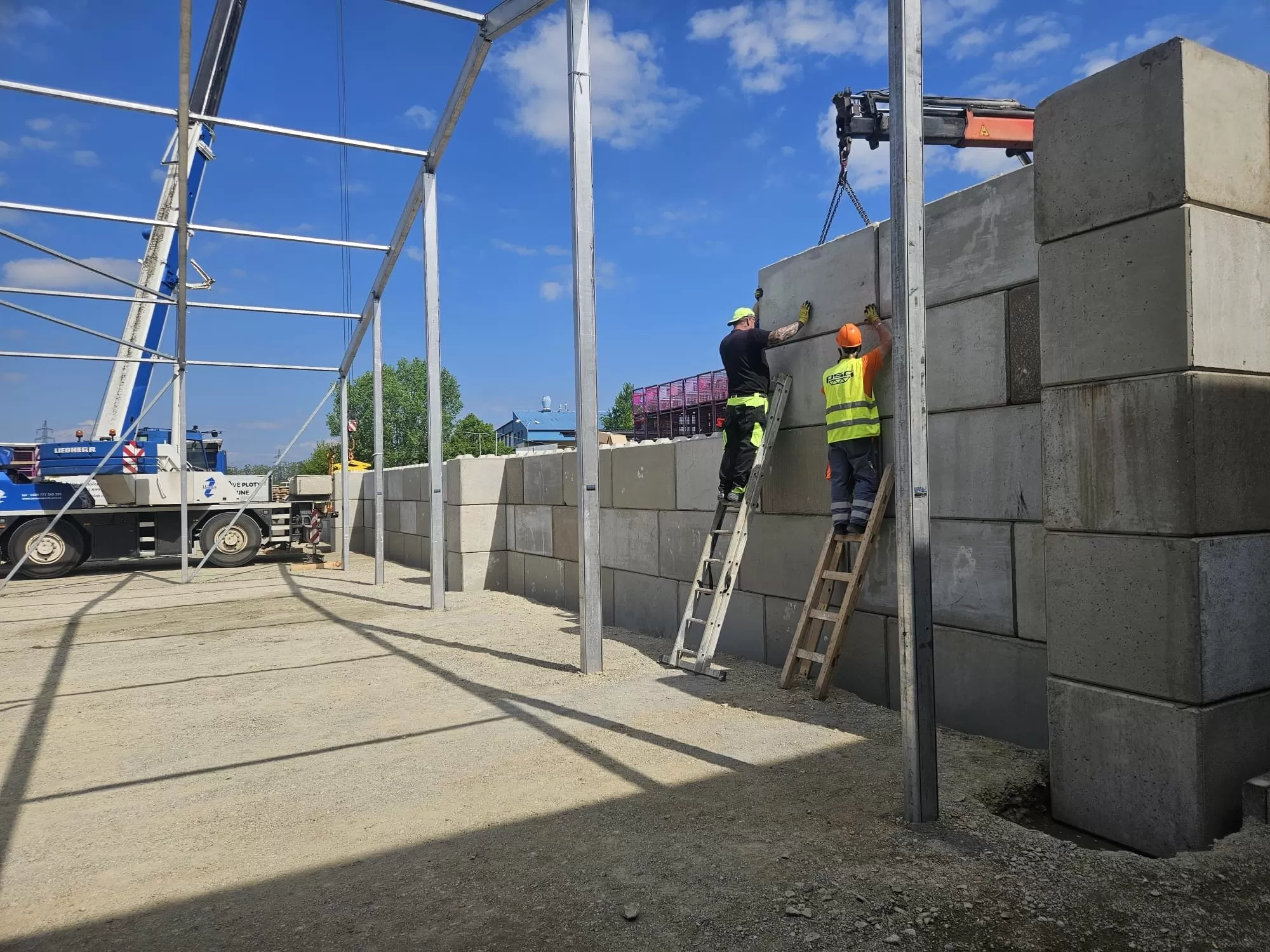 Betonové bloky: Pevnost, rychlost a flexibilita ve stavebnictví